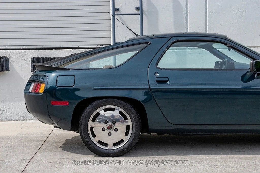 1985 Porsche 928 S - Image 11 of 12