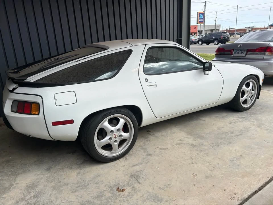 1985 Porsche 928 S - Image 9 of 10