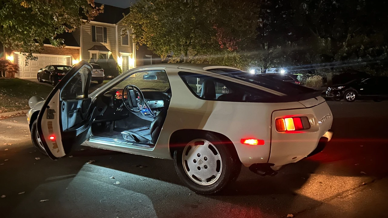 1985 Porsche 928 S - Image 22 of 30