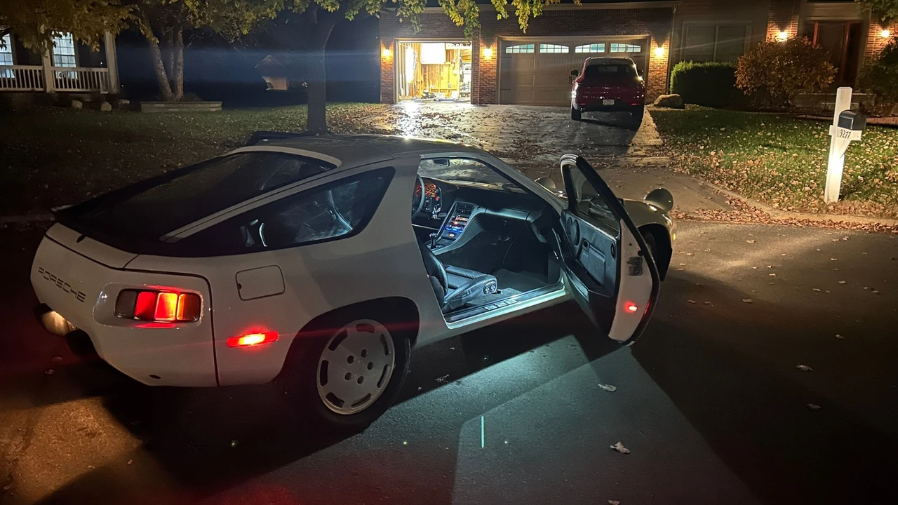 1985 Porsche 928 S - Image 25 of 30