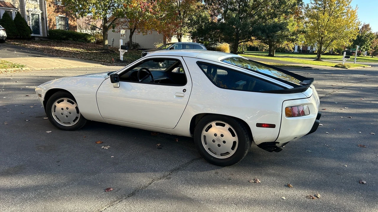 1985 Porsche 928 S - Image 28 of 30