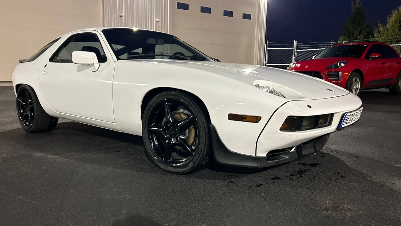 1985 Porsche 928 S - Image 3 of 30