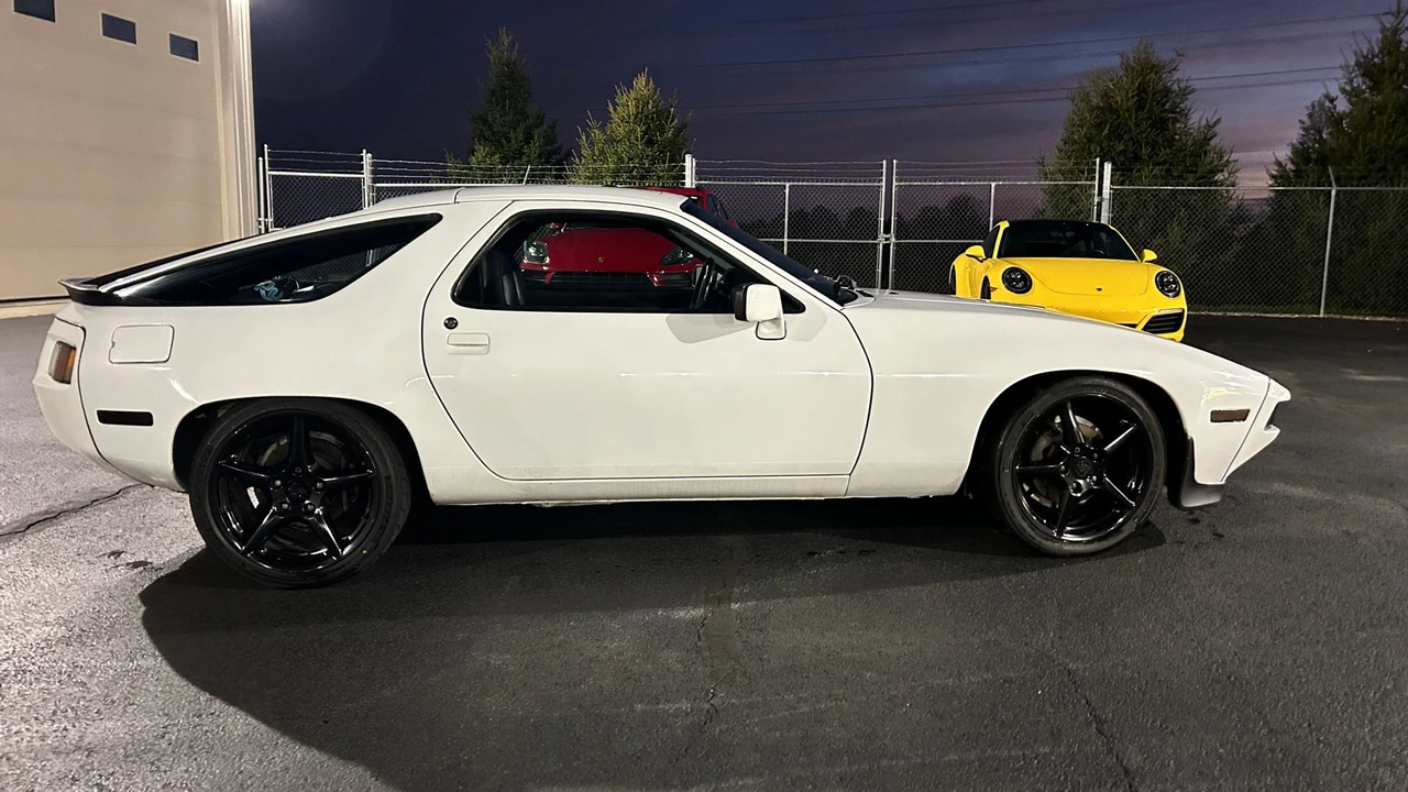 1985 Porsche 928 S - Image 4 of 30