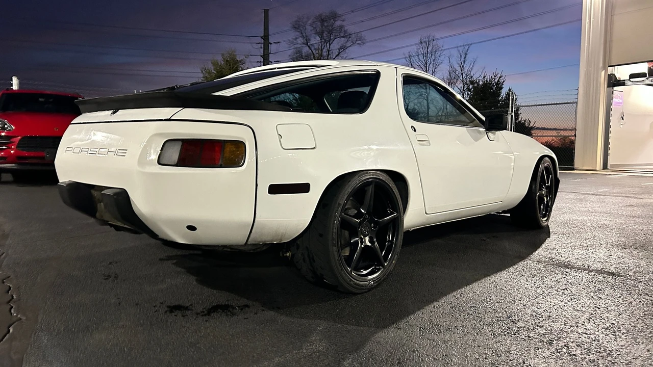 1985 Porsche 928 S - Image 5 of 30