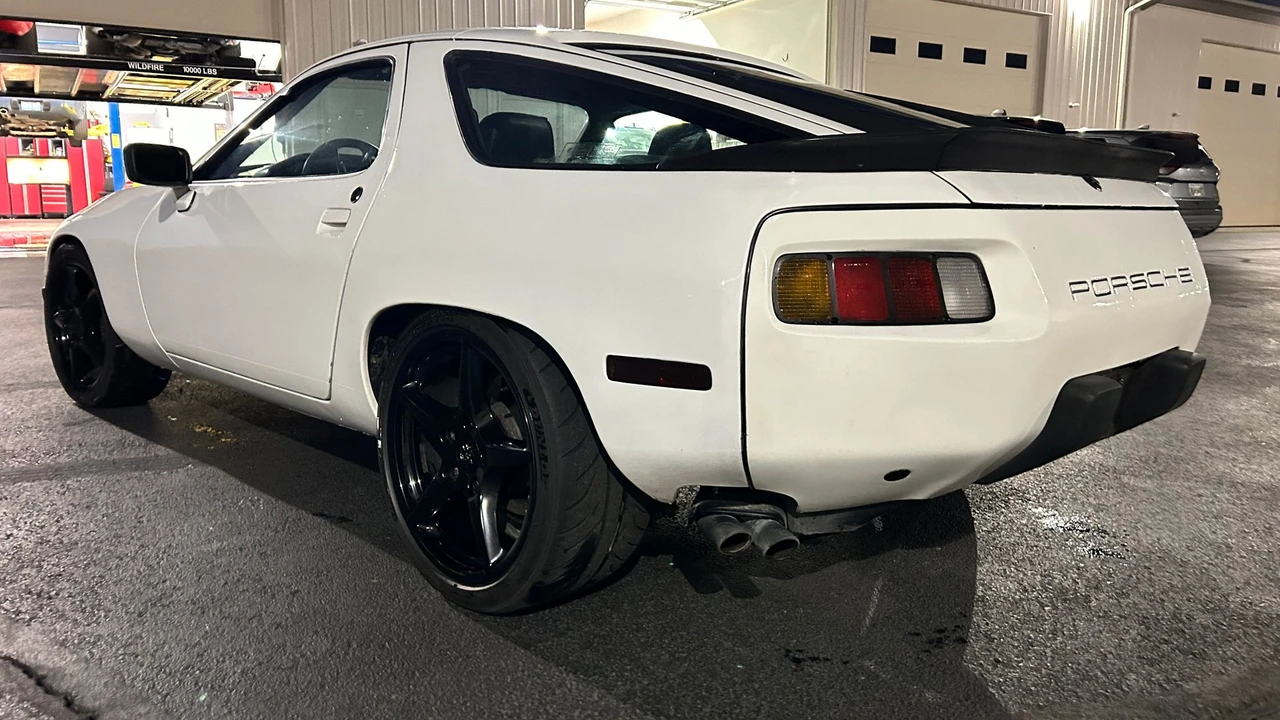 1985 Porsche 928 S - Image 7 of 30