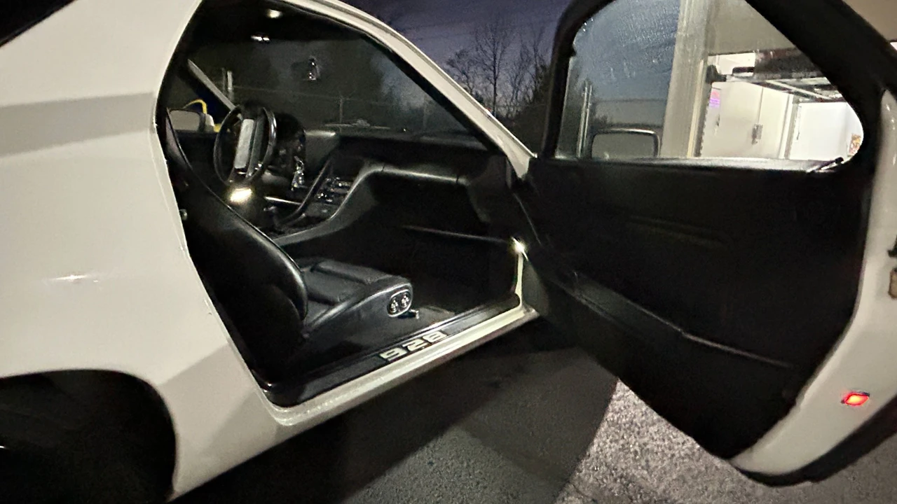 1985 Porsche 928 S - Image 18 of 30