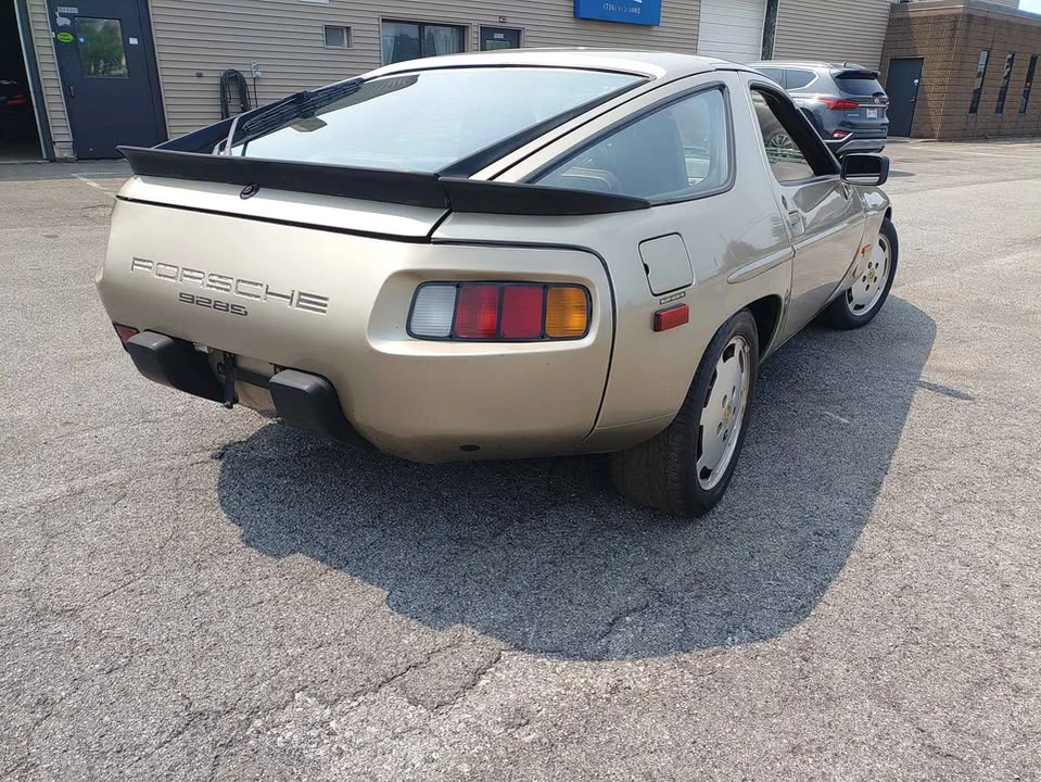 1985 Porsche 928 S - Image 3 of 15