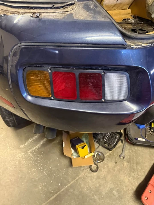 1985 Porsche 928 S - Image 12 of 14