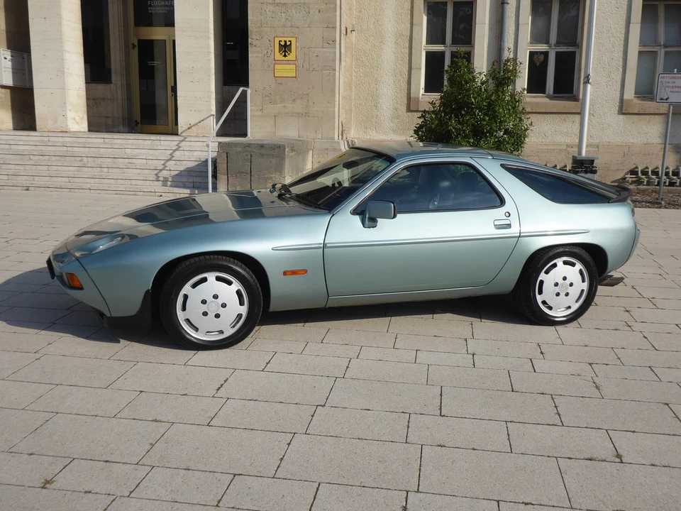 1985 Porsche 928 S - Image 4 of 30