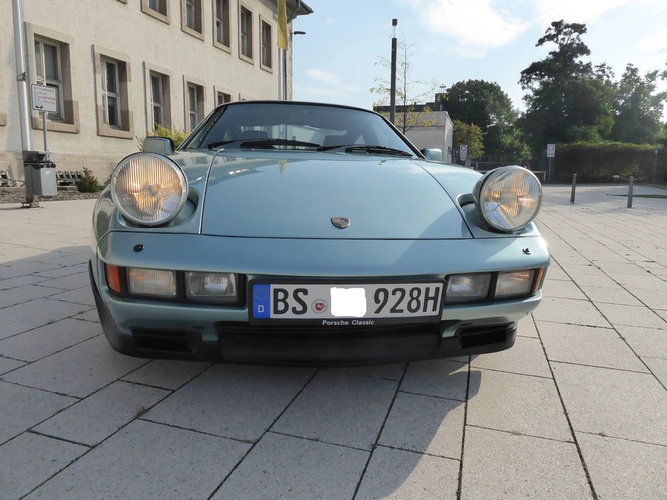 1985 Porsche 928 S - Image 3 of 30