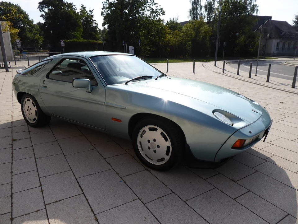 1985 Porsche 928 S - Image 2 of 30