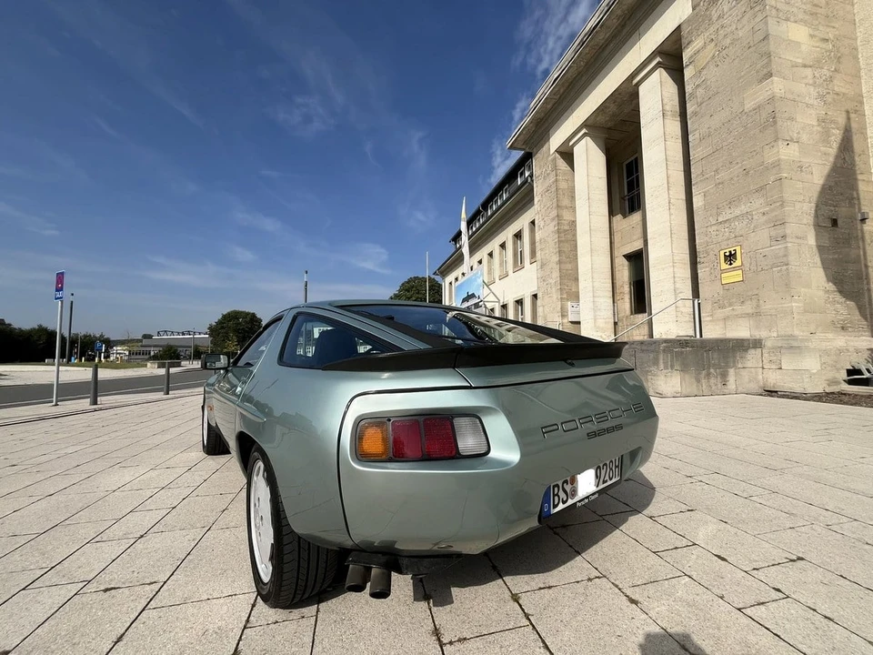 1985 Porsche 928 S - Image 6 of 30