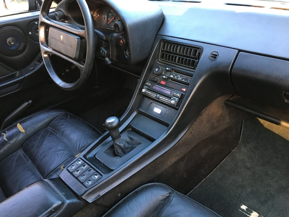 1985 Porsche 928 S - Image 8 of 25