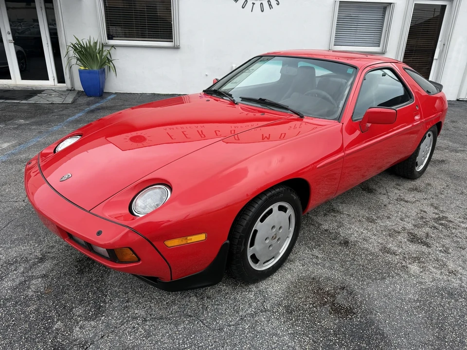 1985 Porsche 928 - Image 11 of 14