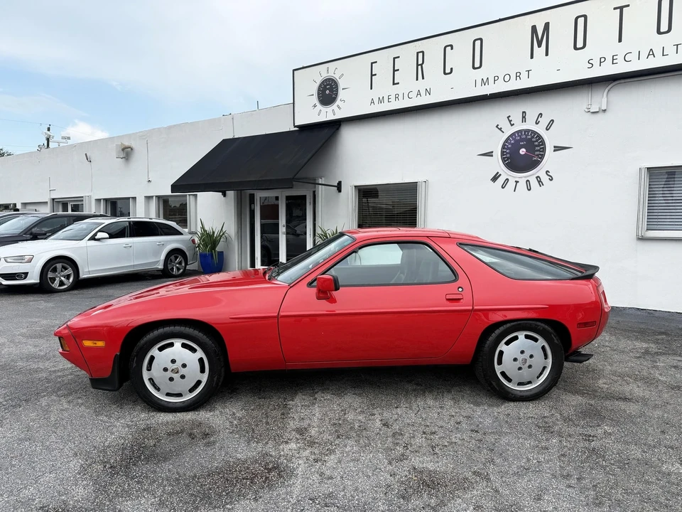 1985 Porsche 928 - Image 2 of 14