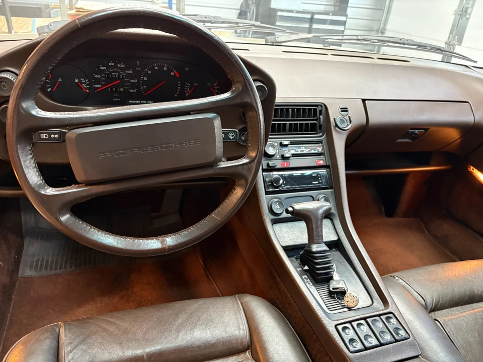 1985 Porsche 928 S - Image 5 of 13