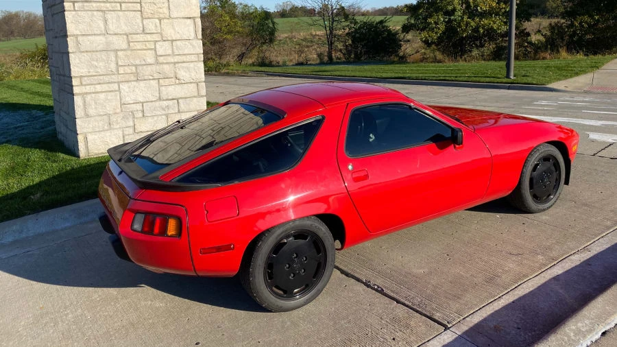 1985 Porsche 928 S - Image 9 of 11