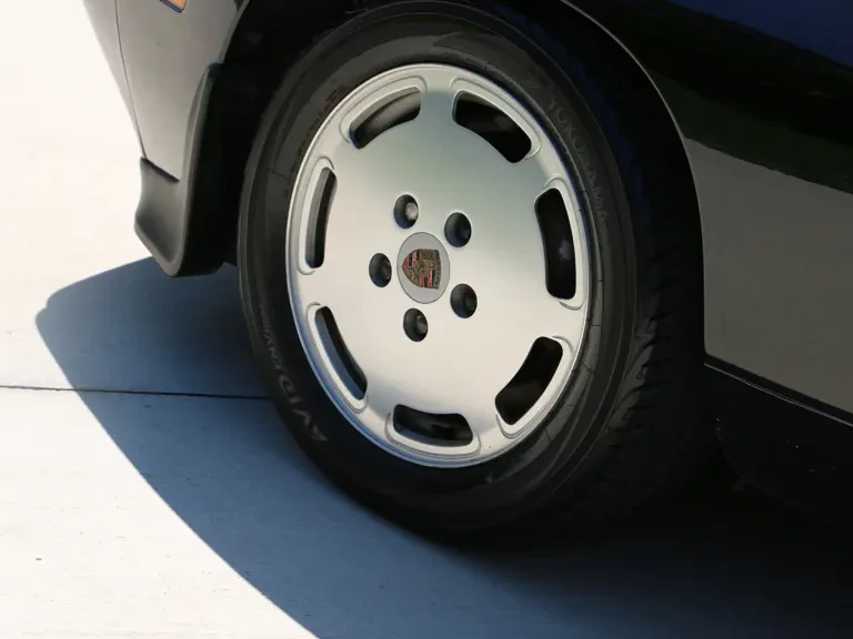 1985 Porsche 928 S - Image 7 of 31
