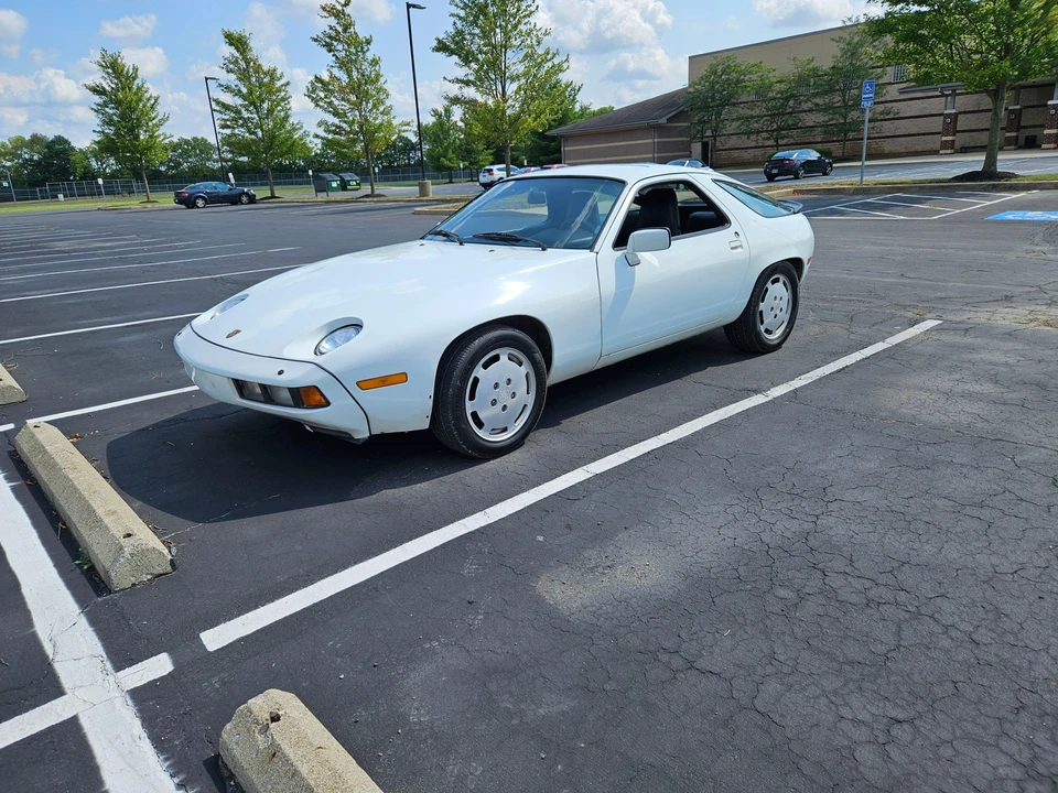 1985 Porsche 928 S - Image 8 of 31