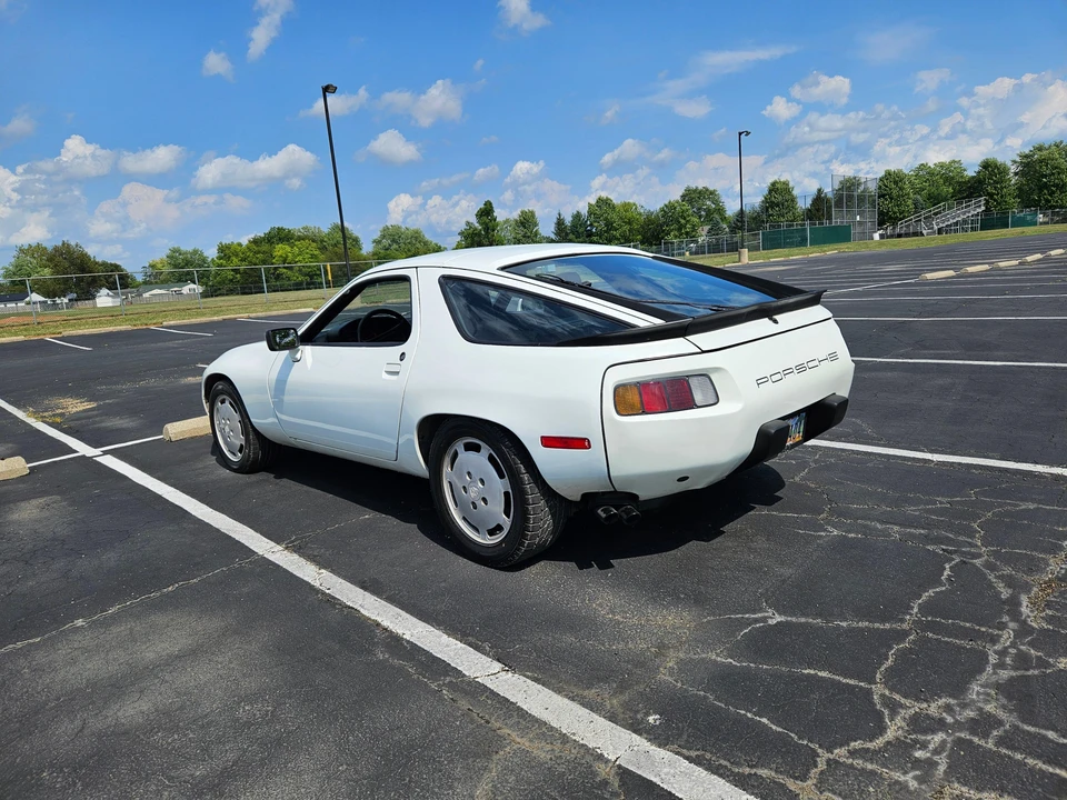 1985 Porsche 928 S - Image 12 of 31