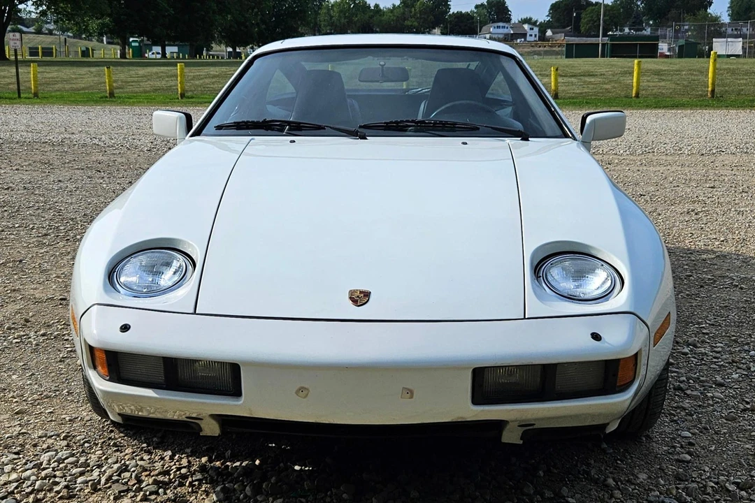 1985 Porsche 928 S - Image 2 of 31