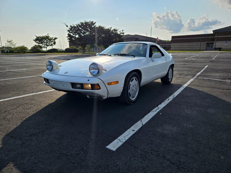 1985 Porsche 928 S - Image 7 of 31