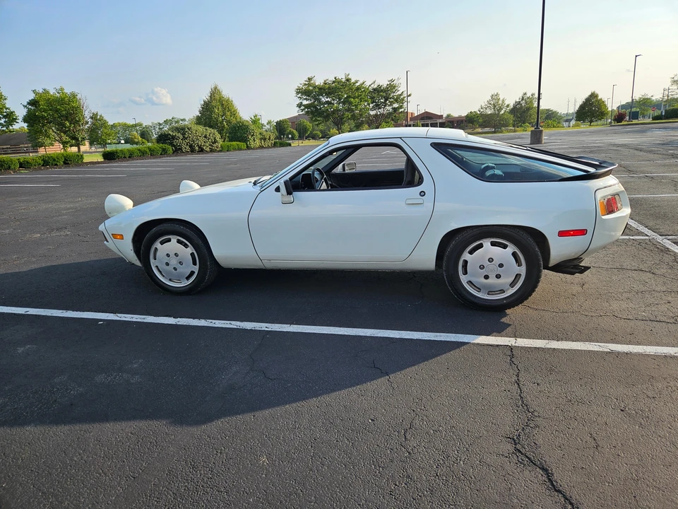 1985 Porsche 928 S - Image 9 of 31