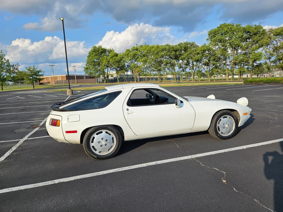 1985 Porsche 928 S - Image 16 of 31