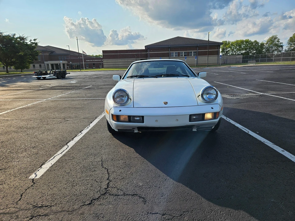 1985 Porsche 928 S - Image 6 of 31