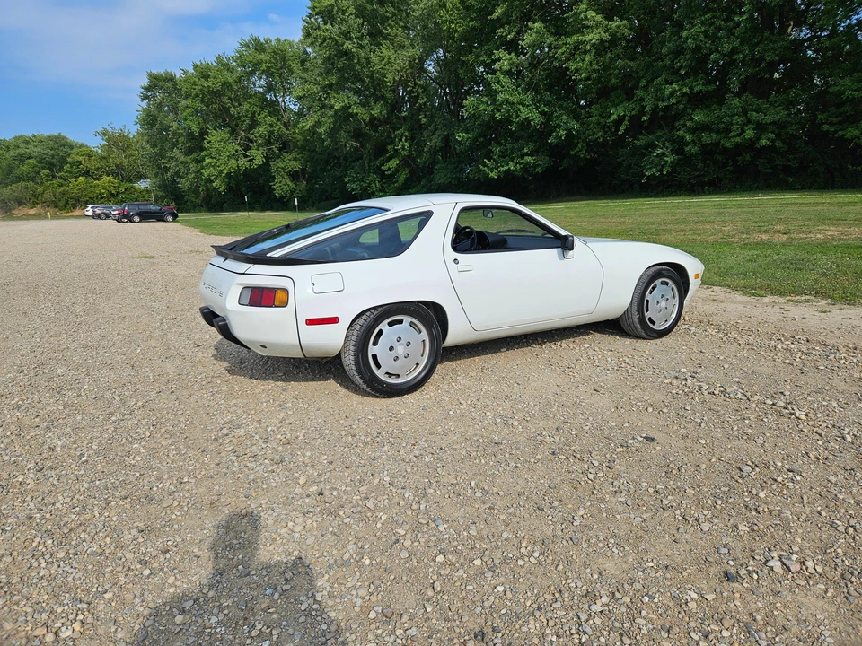 1985 Porsche 928 S - Image 15 of 31