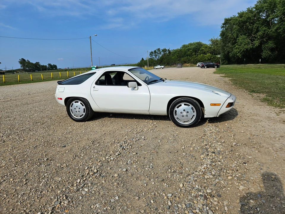 1985 Porsche 928 S - Image 18 of 31