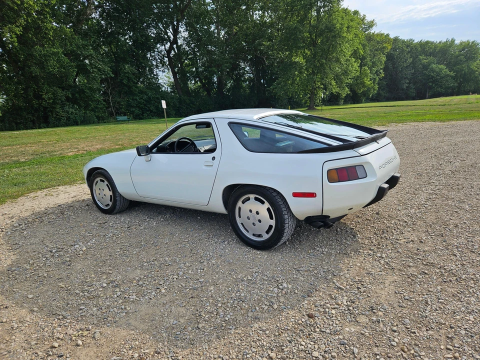 1985 Porsche 928 S - Image 11 of 31