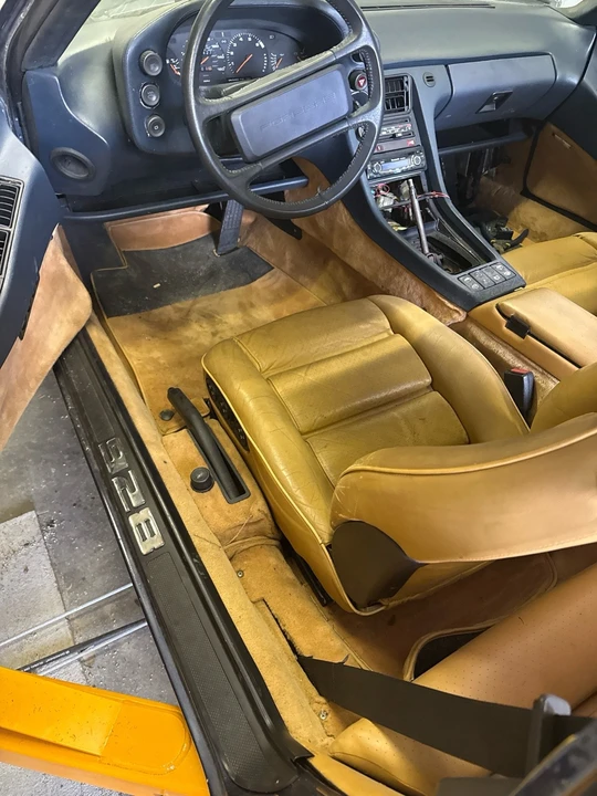 1985 Porsche 928 S - Image 12 of 20
