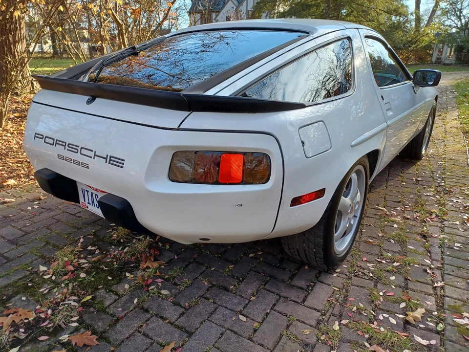 1985 Porsche 928 S - Image 7 of 16