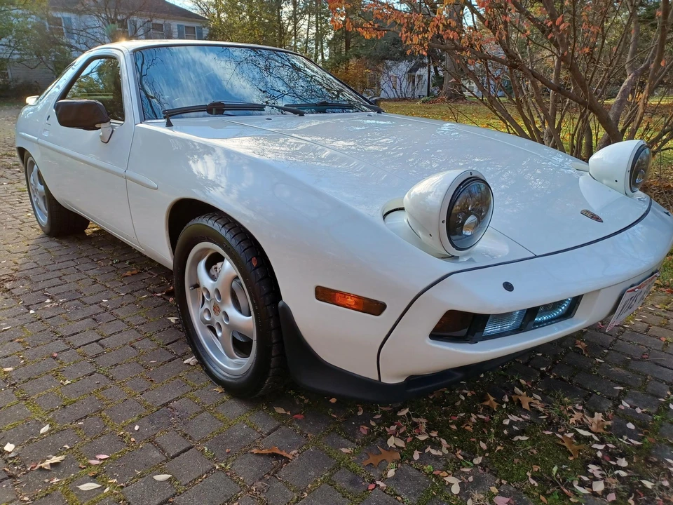 1985 Porsche 928 S - Image 8 of 16