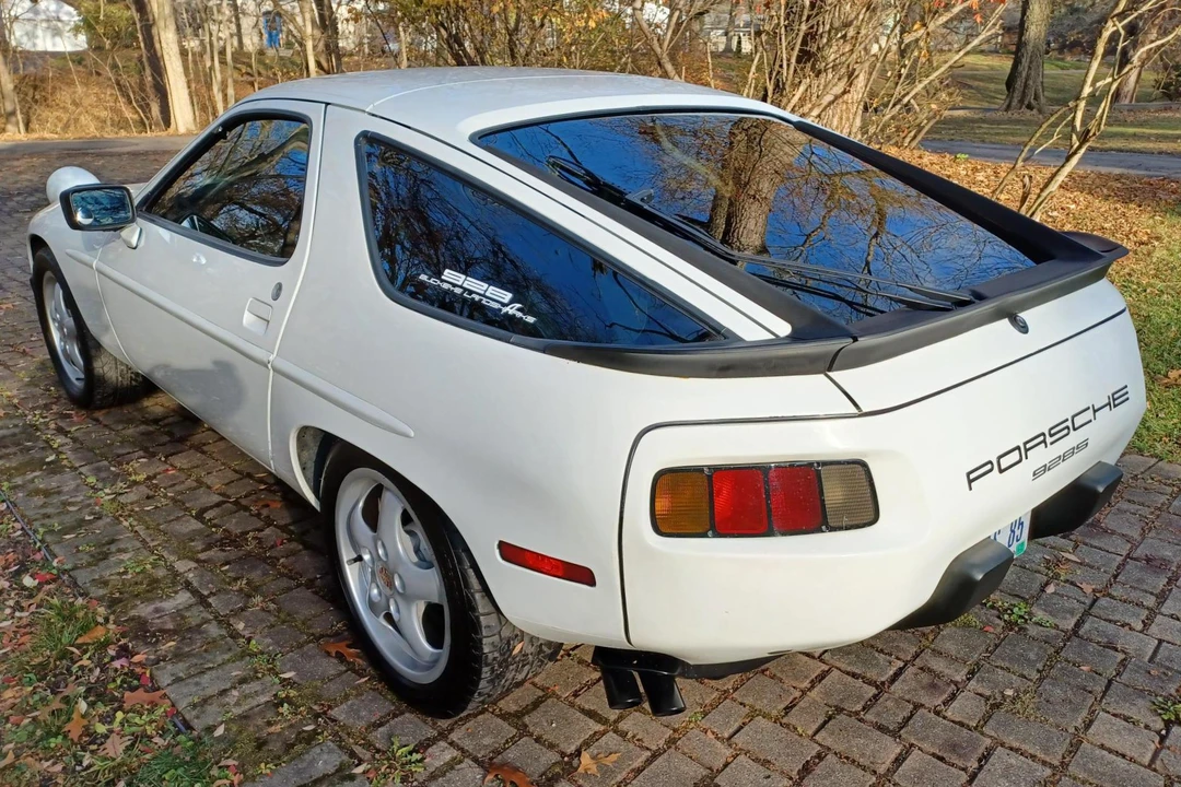 1985 Porsche 928 S - Image 4 of 16