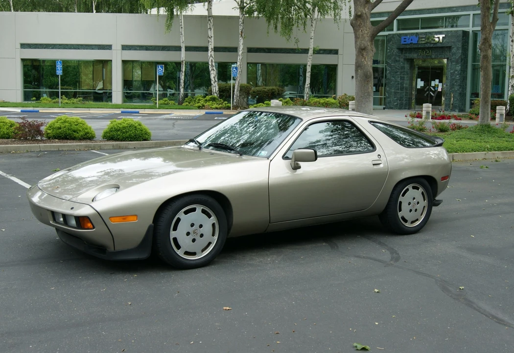 1985 Porsche 928 S - Image 2 of 23