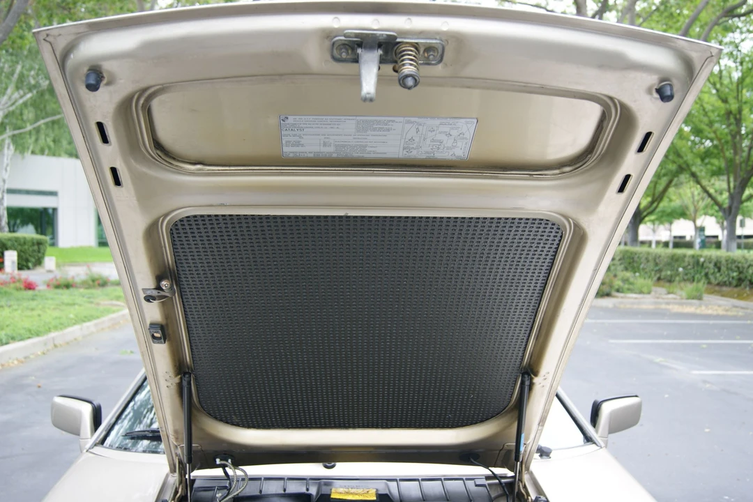 1985 Porsche 928 S - Image 18 of 23