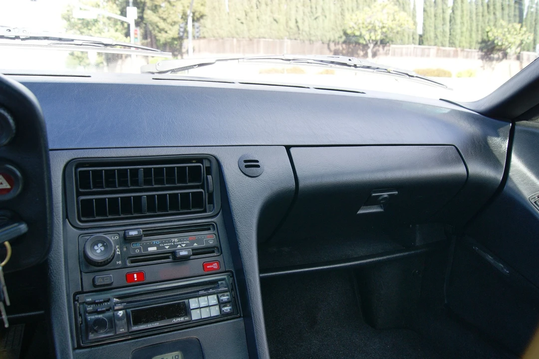 1985 Porsche 928 S - Image 14 of 23