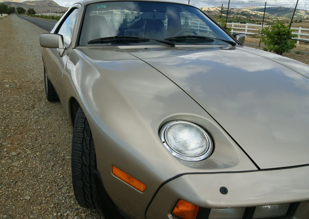 1985 Porsche 928 S - Image 11 of 23