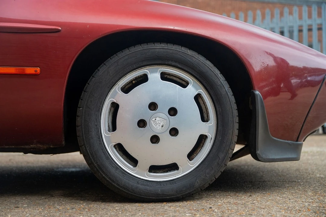 1985 Porsche 928 S - Image 20 of 30