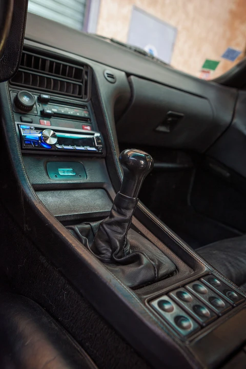 1985 Porsche 928 S - Image 16 of 22