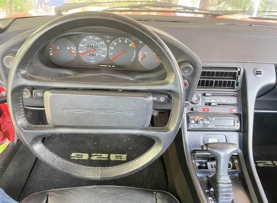 1985 Porsche 928 - Image 10 of 14