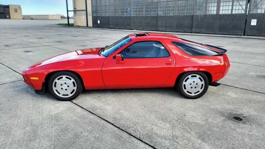 1985 Porsche 928 S - Image 2 of 28