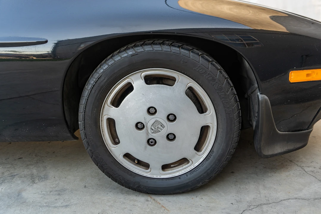 1985 Porsche 928 S - Image 25 of 31