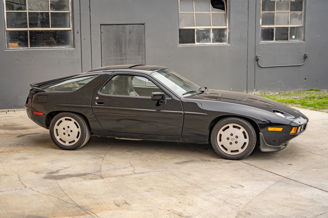 1985 Porsche 928 S - Image 8 of 31