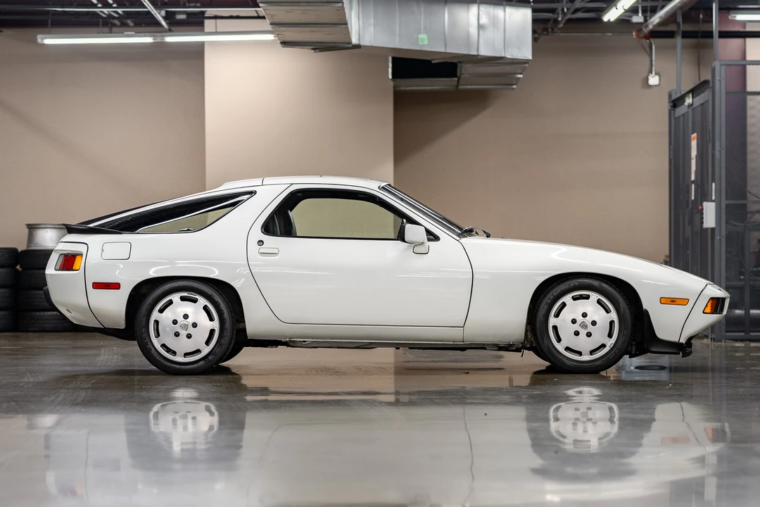1985 Porsche 928 S - Image 6 of 31