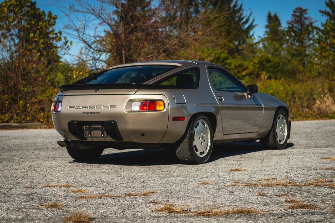 1985 Porsche 928 S - Image 18 of 31
