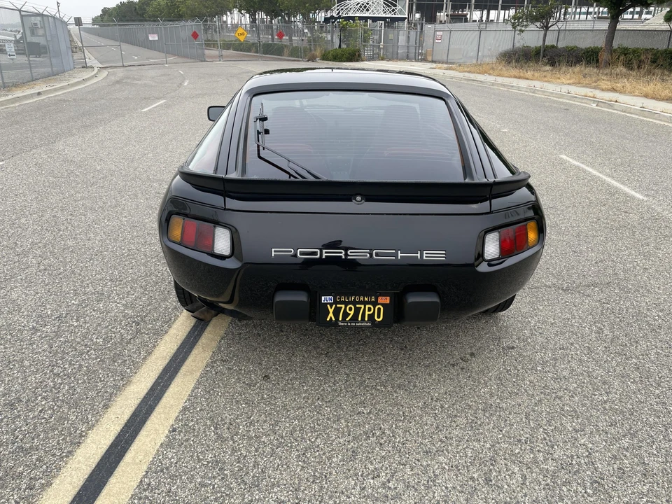 1985 Porsche 928 S - Image 12 of 31