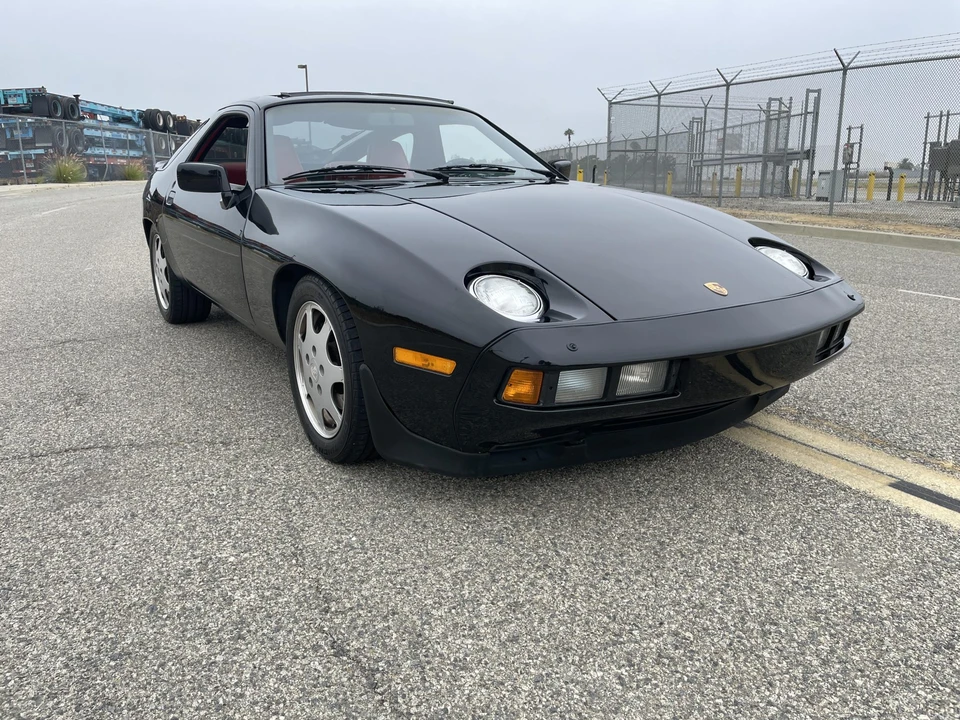 1985 Porsche 928 S - Image 8 of 31